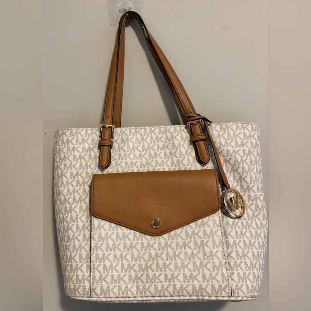 Michael Kors Jet Set Medium Logo Pocket Tote Bag